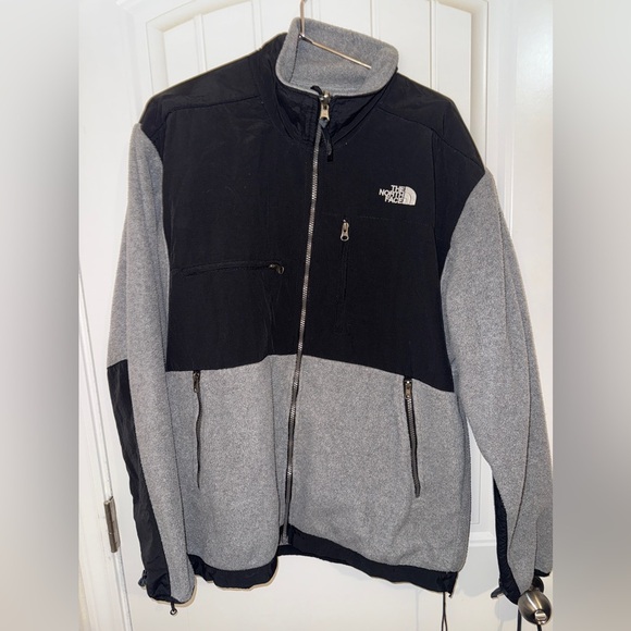 The North Face Men's Black and Gray Performance Jacket - Picture 10 of 15